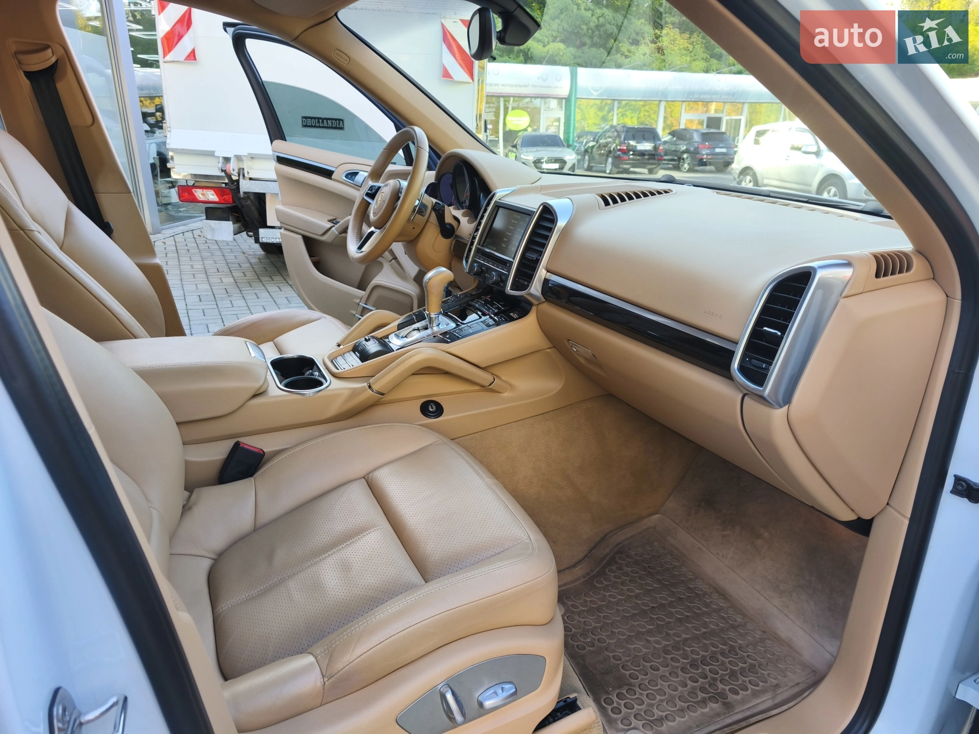 2016 Porsche Cayenne - мініатюра 16