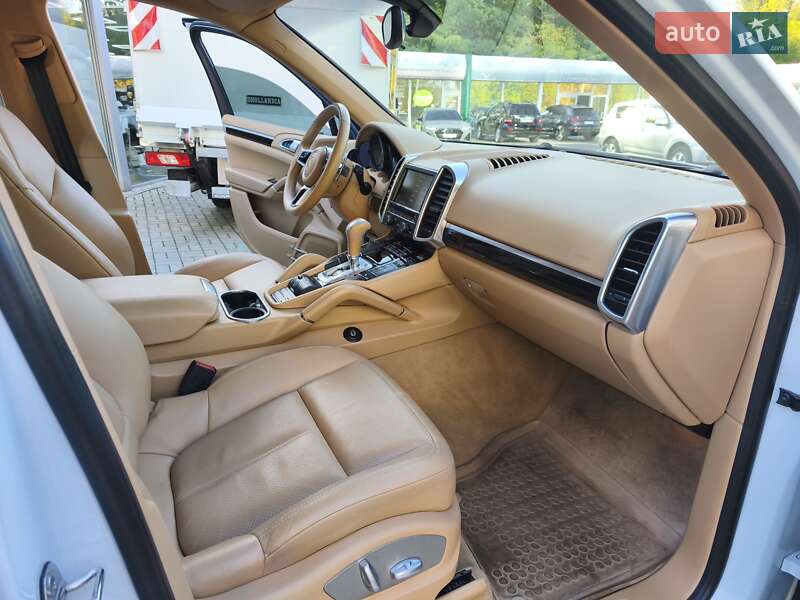 Внедорожник / Кроссовер Porsche Cayenne 2016 в Днепре фото 16 Внедорожник / Кроссовер Porsche Cayenne 2016 в Днепре