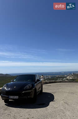 Позашляховик / Кросовер Porsche Cayenne 2013 в 
