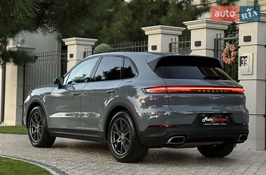 Позашляховик / Кросовер Porsche Cayenne 2023 в 