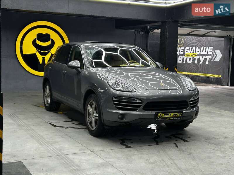 Внедорожник / Кроссовер Porsche Cayenne 2018 в 