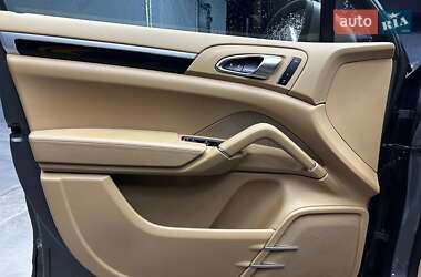 Внедорожник / Кроссовер Porsche Cayenne 2018 в 