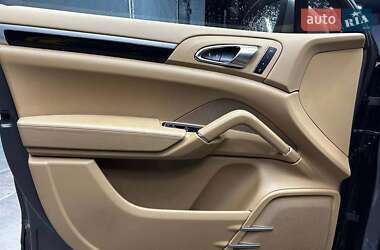Внедорожник / Кроссовер Porsche Cayenne 2013 в 