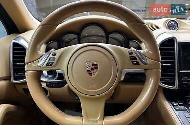 Внедорожник / Кроссовер Porsche Cayenne 2013 в 