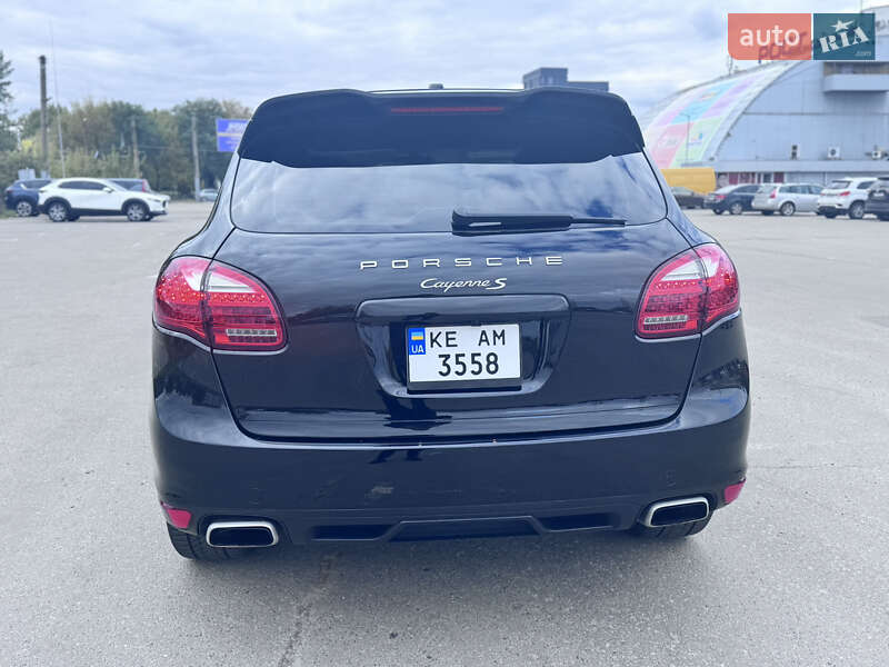 Позашляховик / Кросовер Porsche Cayenne 2014 в Харкові
