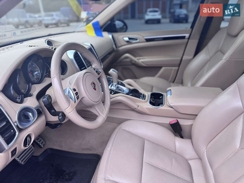 Позашляховик / Кросовер Porsche Cayenne 2014 в Харкові