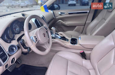Внедорожник / Кроссовер Porsche Cayenne 2014 в 