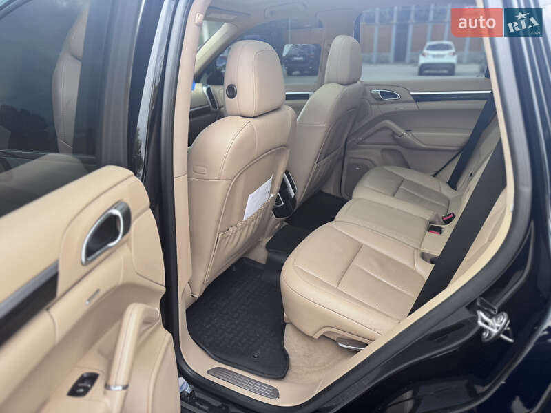 Позашляховик / Кросовер Porsche Cayenne 2014 в Харкові