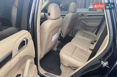 Внедорожник / Кроссовер Porsche Cayenne 2014 в 