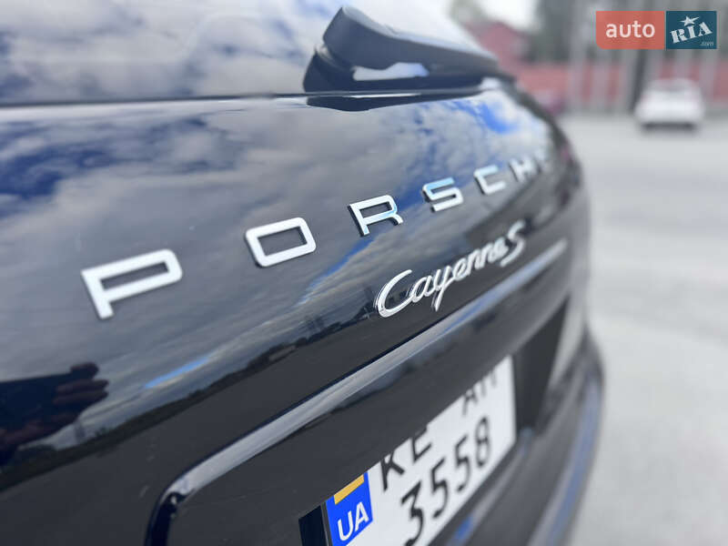 Позашляховик / Кросовер Porsche Cayenne 2014 в Харкові