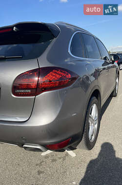 Внедорожник / Кроссовер Porsche Cayenne 2010 в 