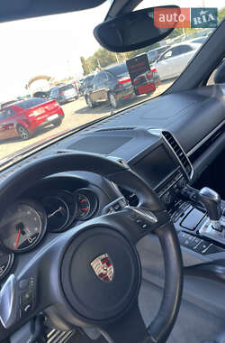 Внедорожник / Кроссовер Porsche Cayenne 2010 в 