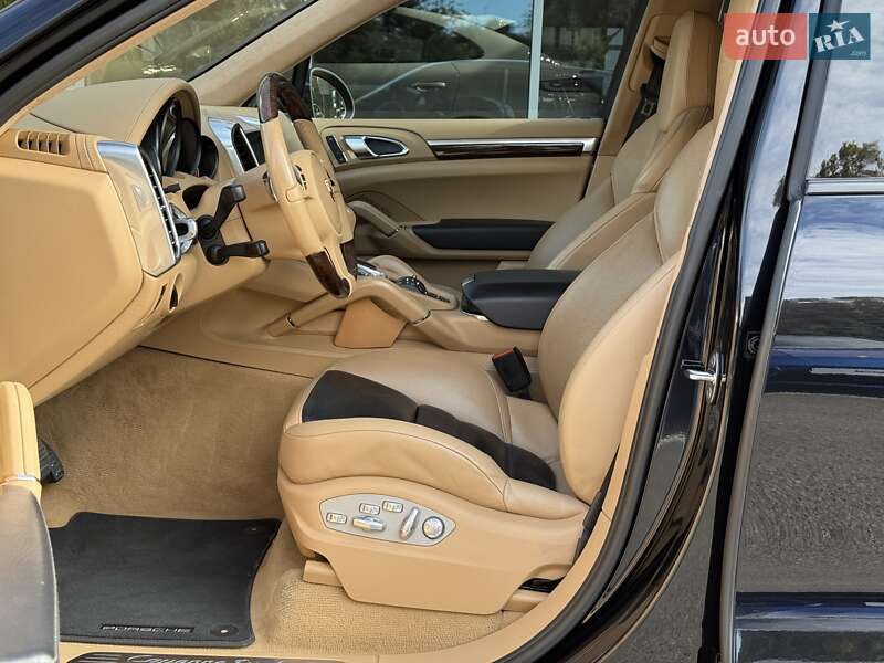 Позашляховик / Кросовер Porsche Cayenne 2012 в Дніпрі