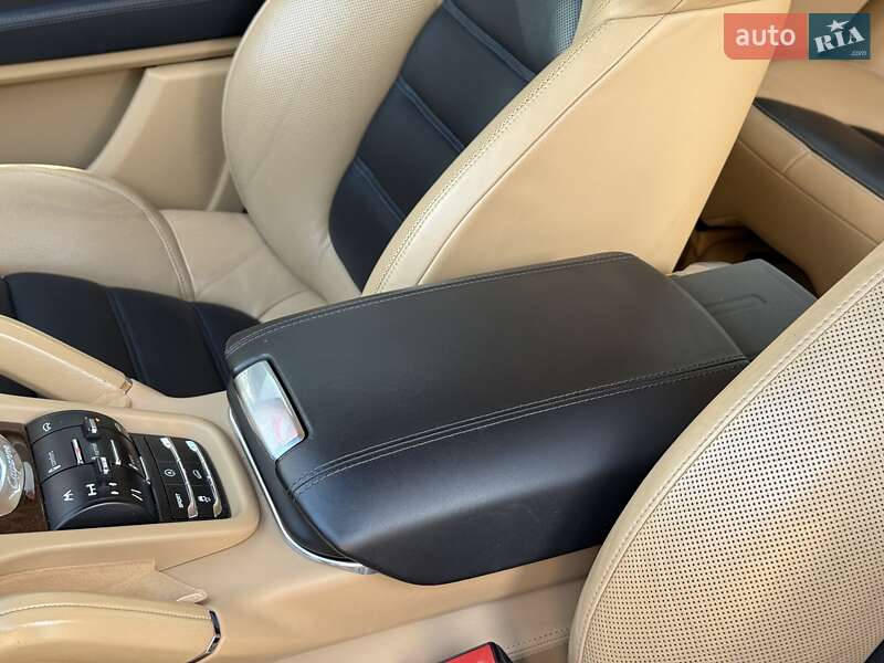 Позашляховик / Кросовер Porsche Cayenne 2012 в Дніпрі