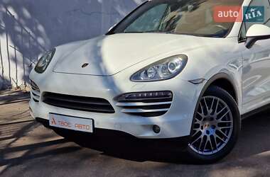 Внедорожник / Кроссовер Porsche Cayenne 2011 в 