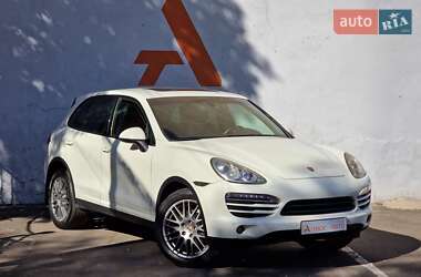 Внедорожник / Кроссовер Porsche Cayenne 2011 в 