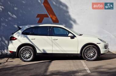 Внедорожник / Кроссовер Porsche Cayenne 2011 в 