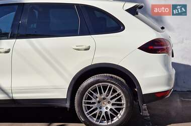 Внедорожник / Кроссовер Porsche Cayenne 2011 в 