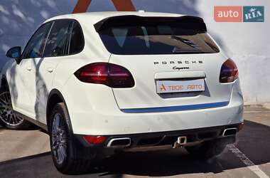 Внедорожник / Кроссовер Porsche Cayenne 2011 в 