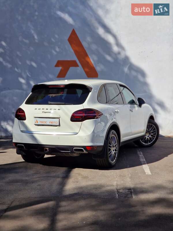 Внедорожник / Кроссовер Porsche Cayenne 2011 в Одессе
