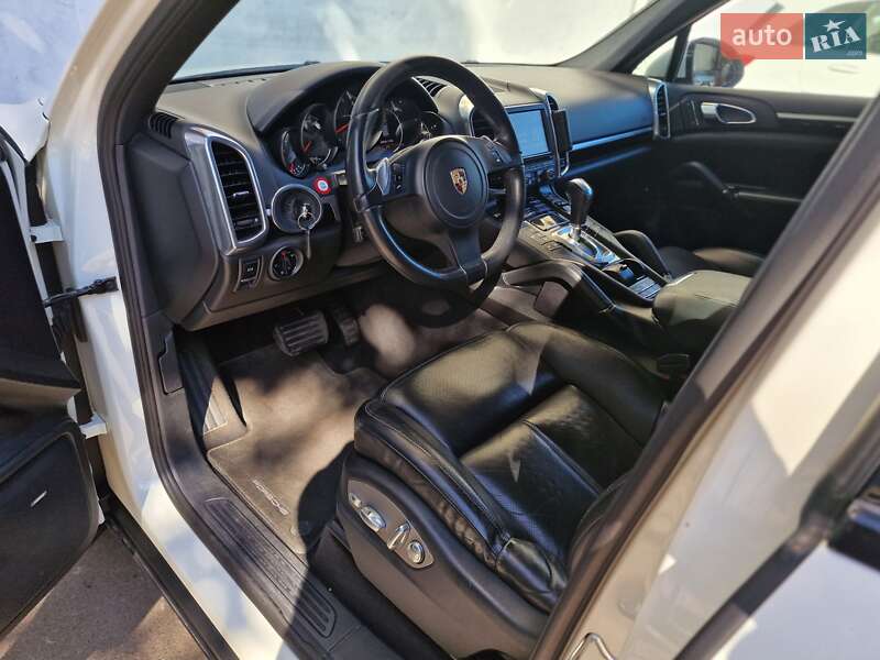 Внедорожник / Кроссовер Porsche Cayenne 2011 в Одессе