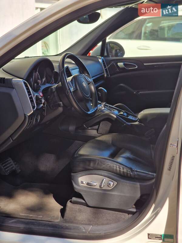 Внедорожник / Кроссовер Porsche Cayenne 2011 в Одессе