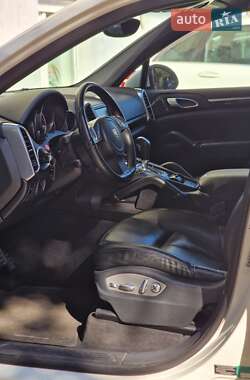 Внедорожник / Кроссовер Porsche Cayenne 2011 в 