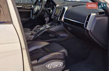Внедорожник / Кроссовер Porsche Cayenne 2011 в 