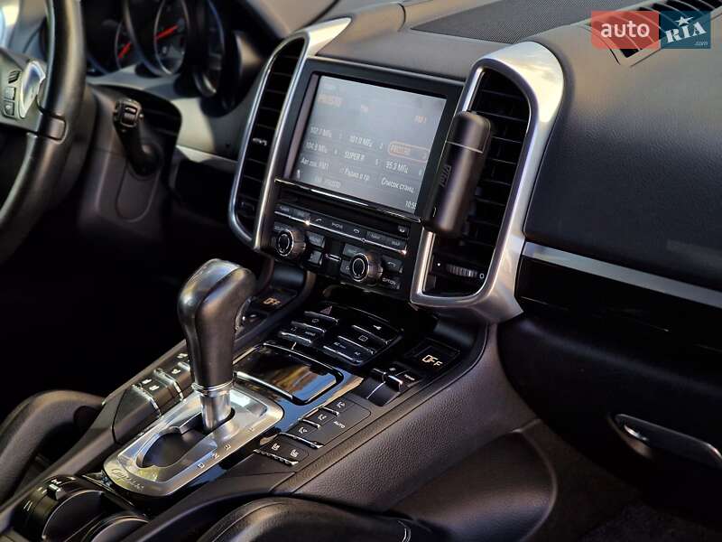 Внедорожник / Кроссовер Porsche Cayenne 2011 в Одессе