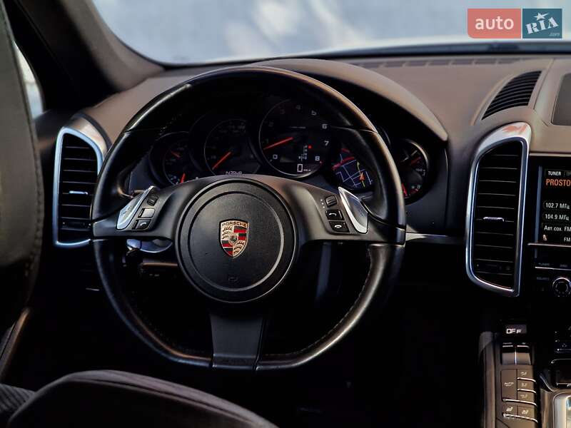 Внедорожник / Кроссовер Porsche Cayenne 2011 в Одессе