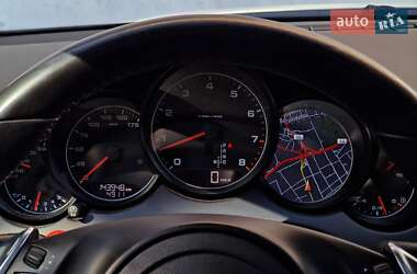 Внедорожник / Кроссовер Porsche Cayenne 2011 в 