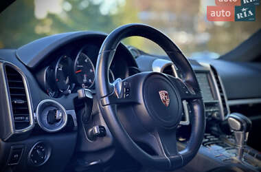Позашляховик / Кросовер Porsche Cayenne 2013 в 