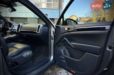 Позашляховик / Кросовер Porsche Cayenne 2013 в 