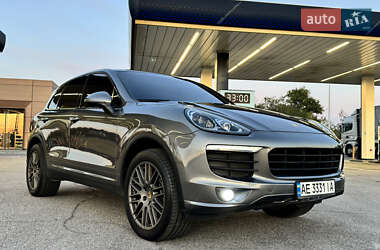Внедорожник / Кроссовер Porsche Cayenne 2015 в 