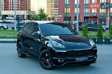 Позашляховик / Кросовер Porsche Cayenne 2016 в 