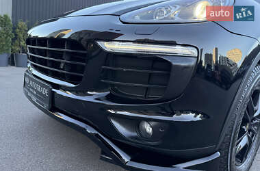 Позашляховик / Кросовер Porsche Cayenne 2016 в 