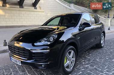 Внедорожник / Кроссовер Porsche Cayenne 2015 в 