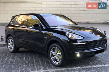 Внедорожник / Кроссовер Porsche Cayenne 2015 в 