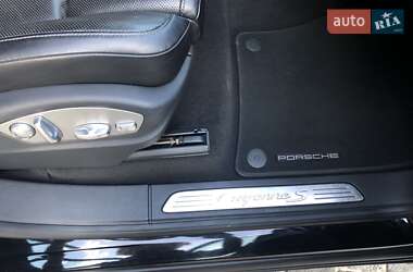 Внедорожник / Кроссовер Porsche Cayenne 2015 в 