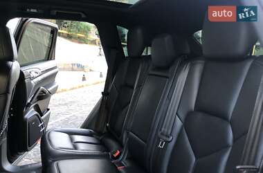 Внедорожник / Кроссовер Porsche Cayenne 2015 в 