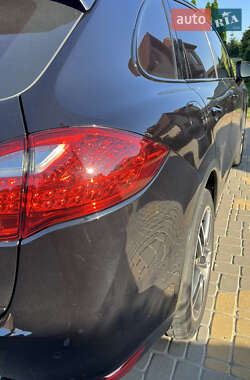 Внедорожник / Кроссовер Porsche Cayenne 2011 в 