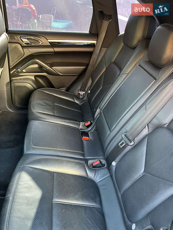 Позашляховик / Кросовер Porsche Cayenne 2011 в Києві
