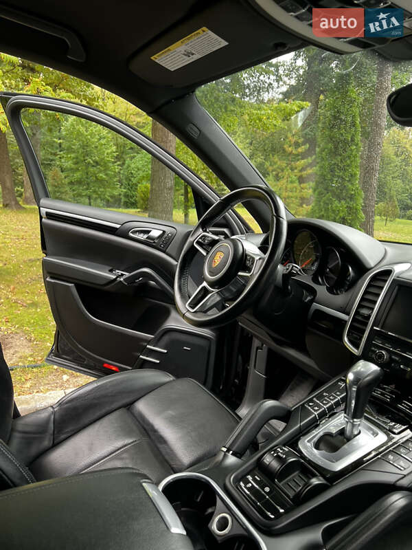 Внедорожник / Кроссовер Porsche Cayenne 2015 в Киеве фото 16 Внедорожник / Кроссовер Porsche Cayenne 2015 в Киеве