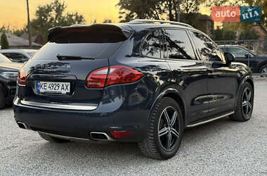 Позашляховик / Кросовер Porsche Cayenne 2012 в 