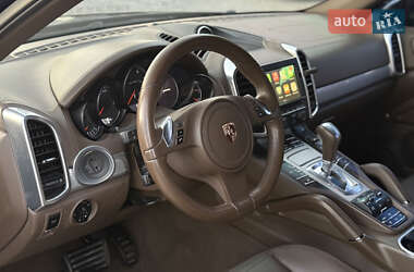 Позашляховик / Кросовер Porsche Cayenne 2012 в 