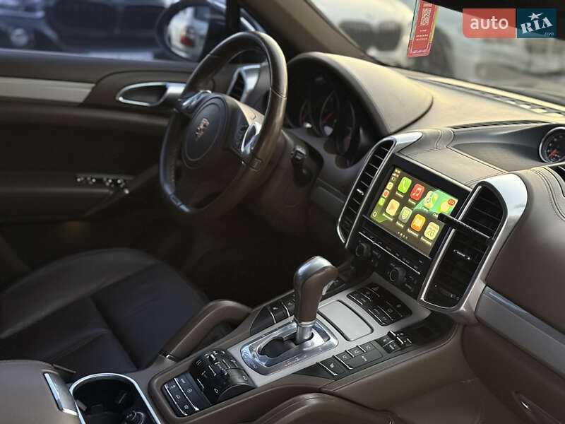 Внедорожник / Кроссовер Porsche Cayenne 2012 в Новомосковске