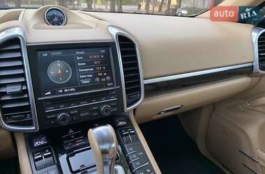 Позашляховик / Кросовер Porsche Cayenne 2011 в 