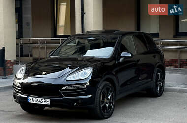 Позашляховик / Кросовер Porsche Cayenne 2012 в 