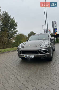 Внедорожник / Кроссовер Porsche Cayenne 2012 в 