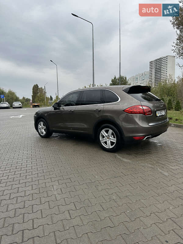 Позашляховик / Кросовер Porsche Cayenne 2012 в Києві